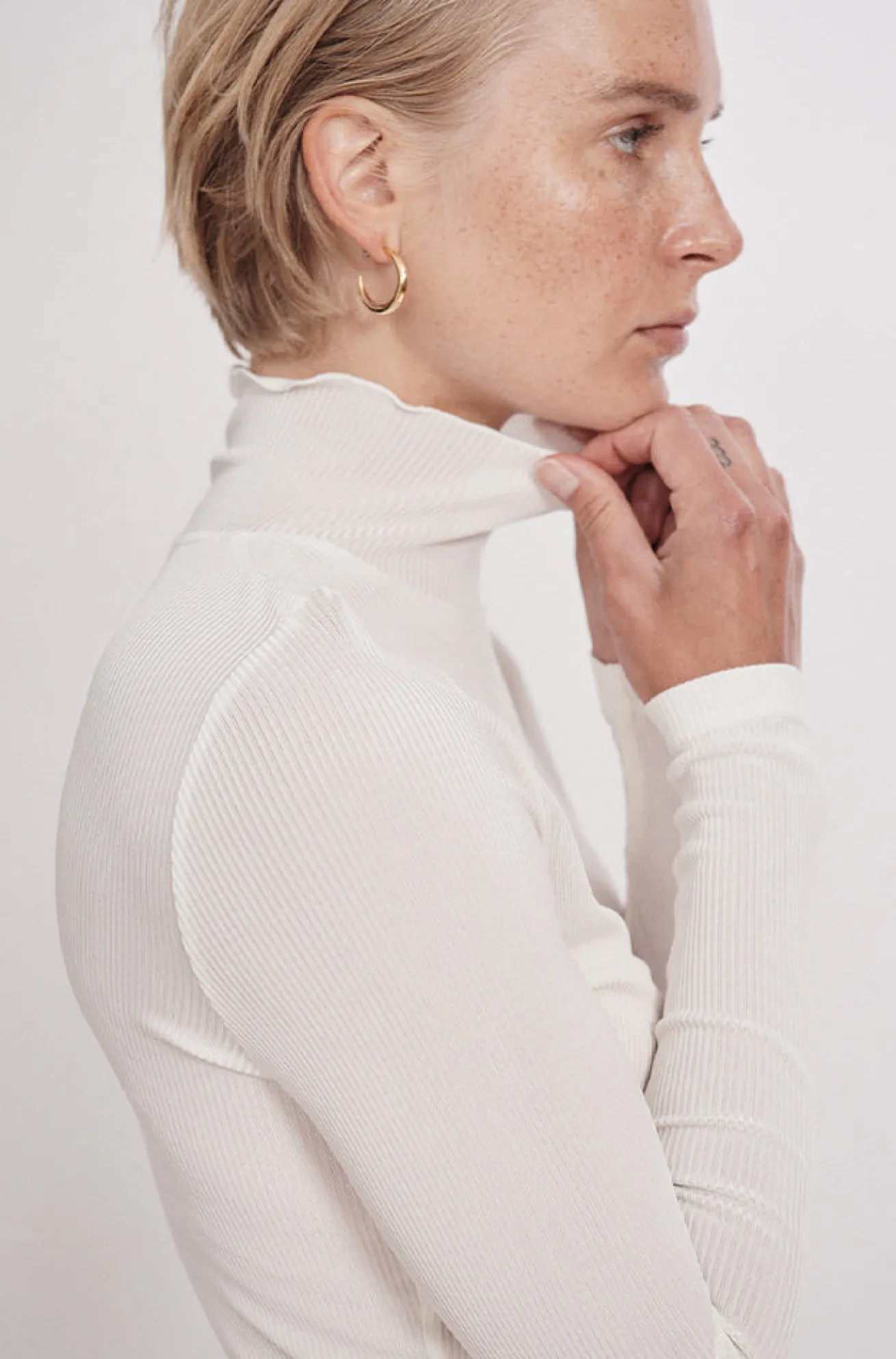 RIBBED TURTLENECK WHITE