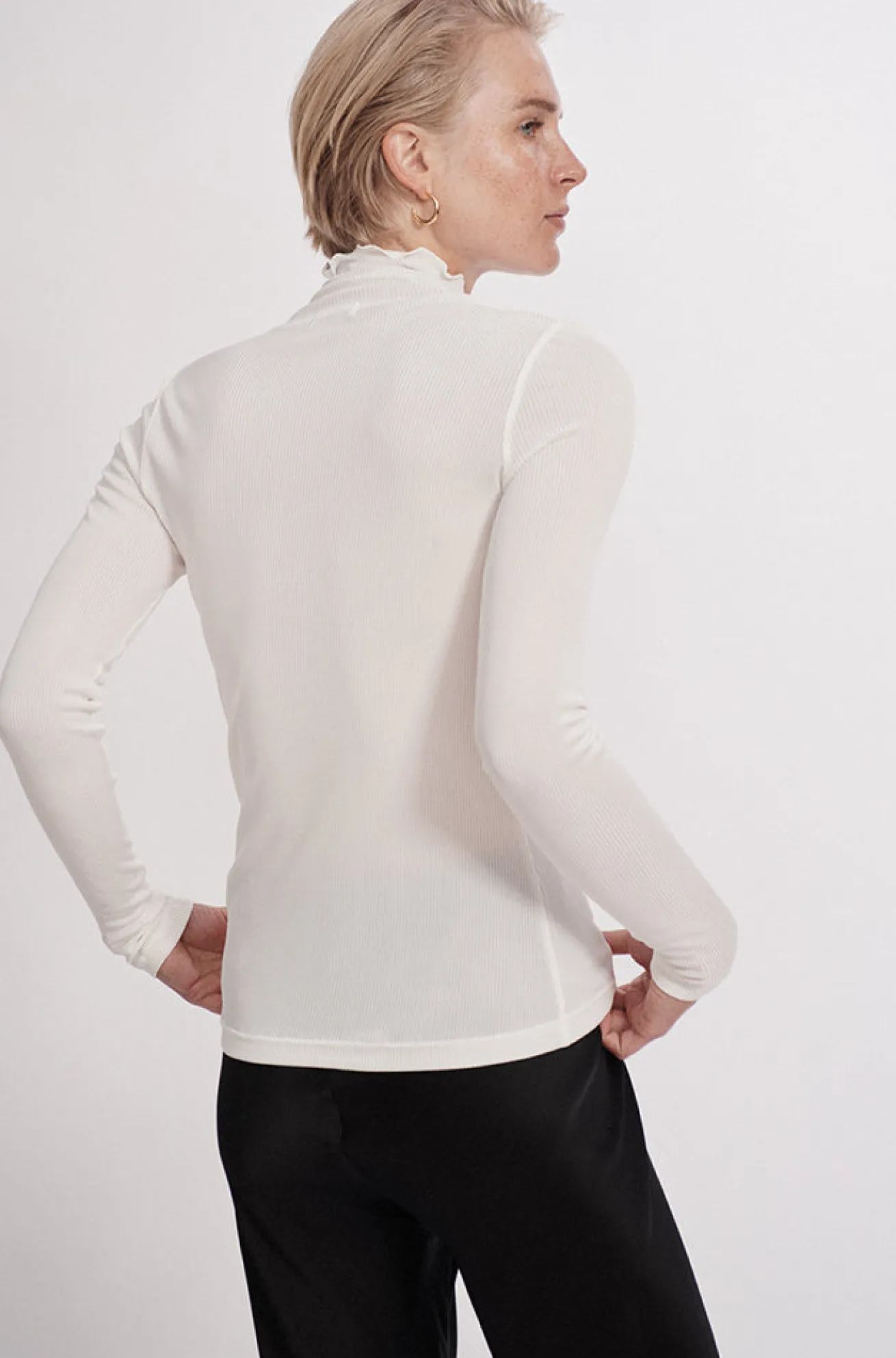 RIBBED TURTLENECK WHITE