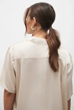 SHORT SLEEVE BOYFRIEND SHIRT HAZELNUT