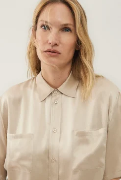 SHORT SLEEVE BOYFRIEND SHIRT HAZELNUT