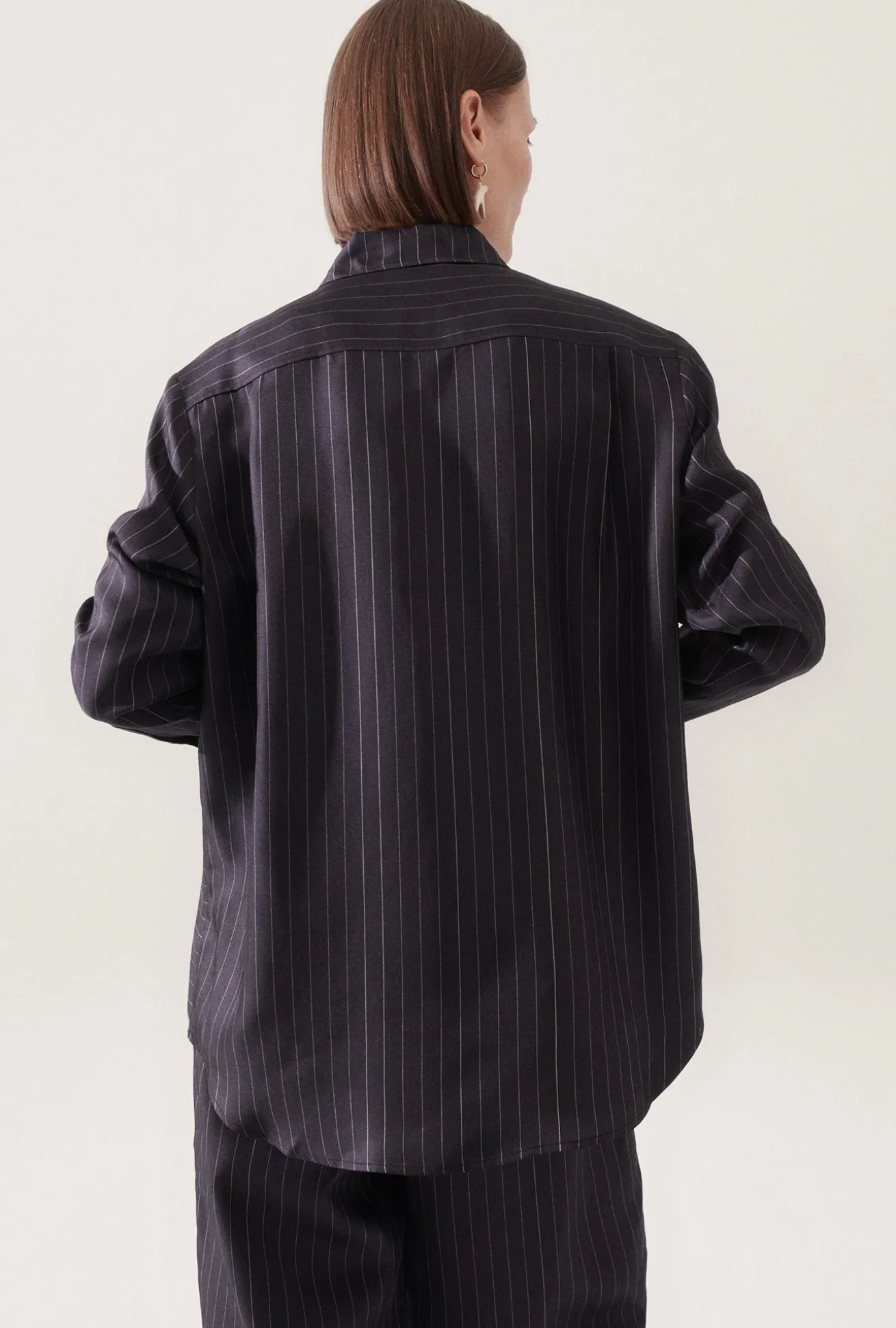 TWILL BOYFRIEND SHIRT PINSTRIPE BLACK / WHITE