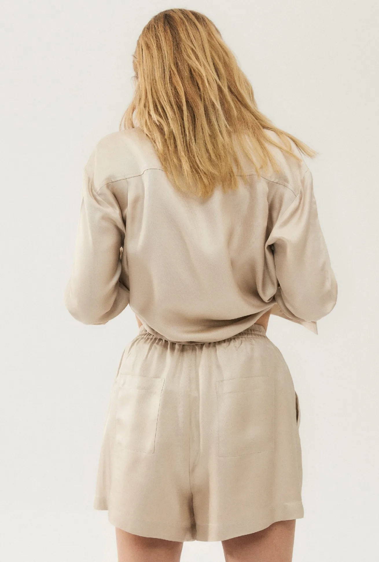TWILL SLOUCH SHORTS HAZELNUT